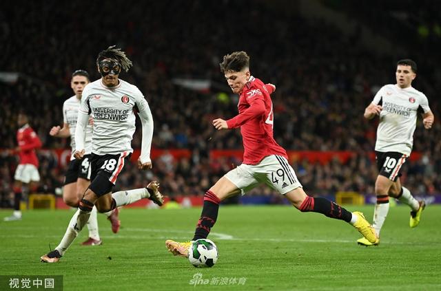 雄鹿虽然拥 雄鹿虽然拥